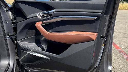 2021 Audi e-tron - Images - 23
