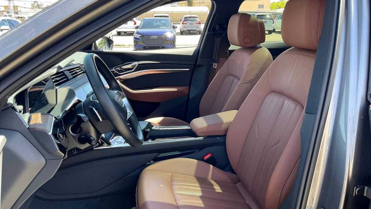 2021 Audi e-tron - Images - 24
