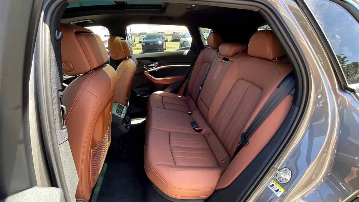 2021 Audi e-tron - Images - 25