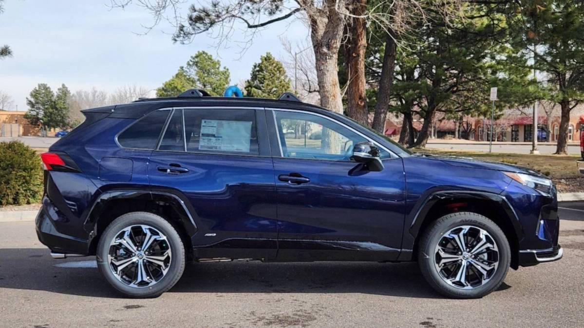 2025 Toyota RAV4 Plug-In Hybrid - Images - 2
