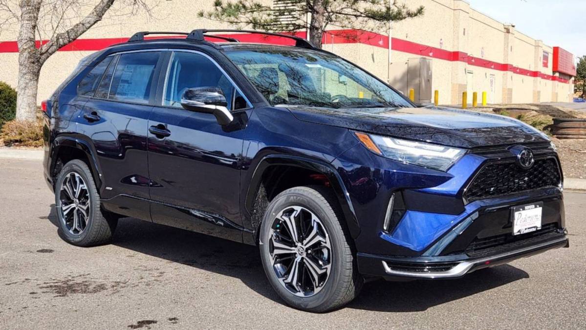 2025 Toyota RAV4 Plug-In Hybrid - Images - 6