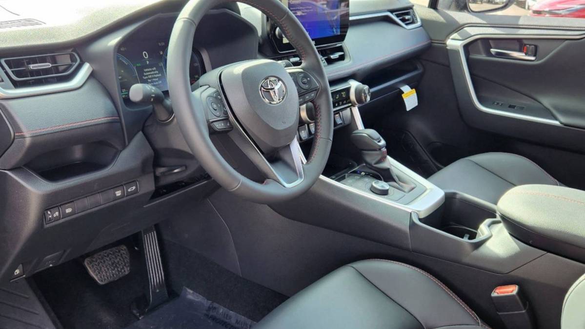 2025 Toyota RAV4 Plug-In Hybrid - Images - 7