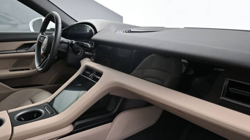 2025 Porsche Taycan - Images - 13