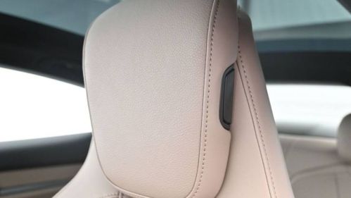 2025 Porsche Taycan - Images - 18