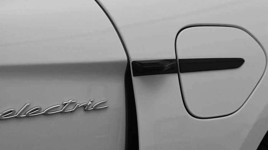 2025 Porsche Taycan - Images - 20