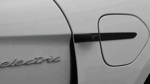 2025 Porsche Taycan - Images - 20