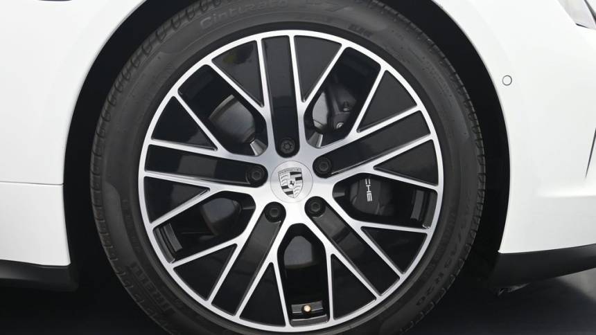 2025 Porsche Taycan - Images - 22
