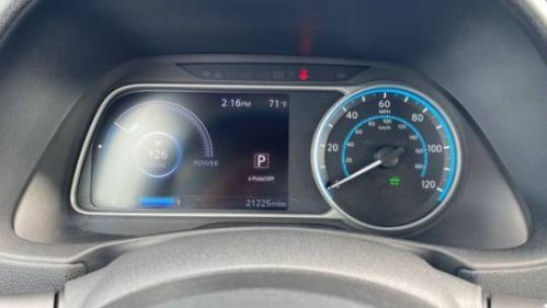 2019 Nissan LEAF - Images - 18