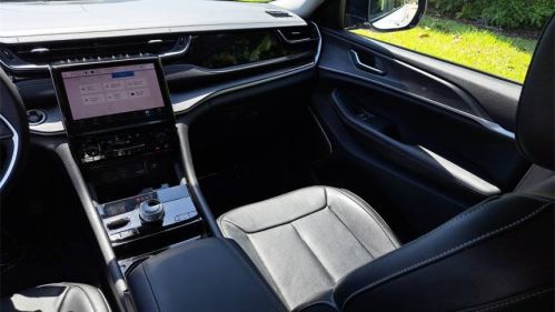 2022 Jeep Grand Cherokee - Images - 16