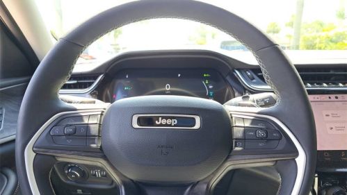2022 Jeep Grand Cherokee - Images - 23