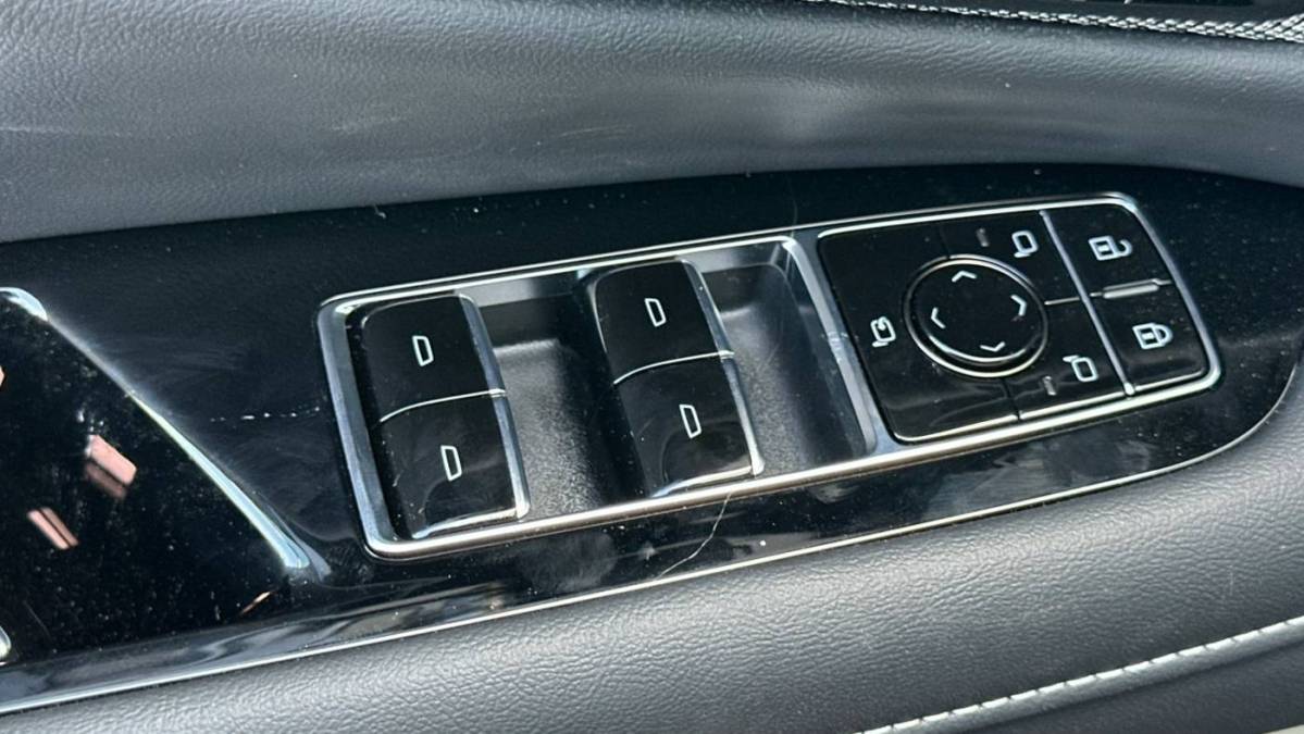 2025 Cadillac OPTIQ - Images - 11