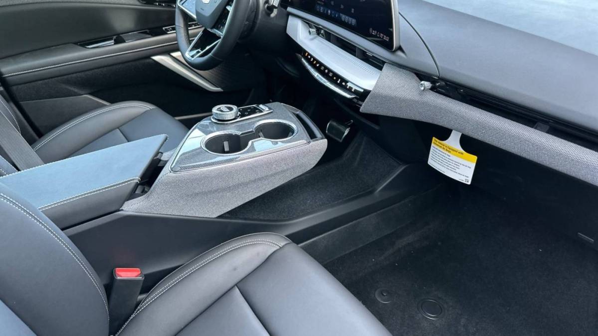 2025 Cadillac OPTIQ - Images - 17
