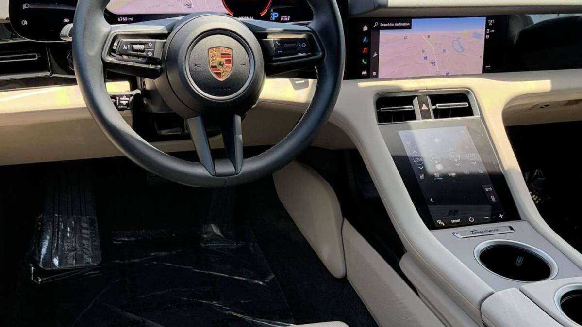 2023 Porsche Taycan - Images - 11