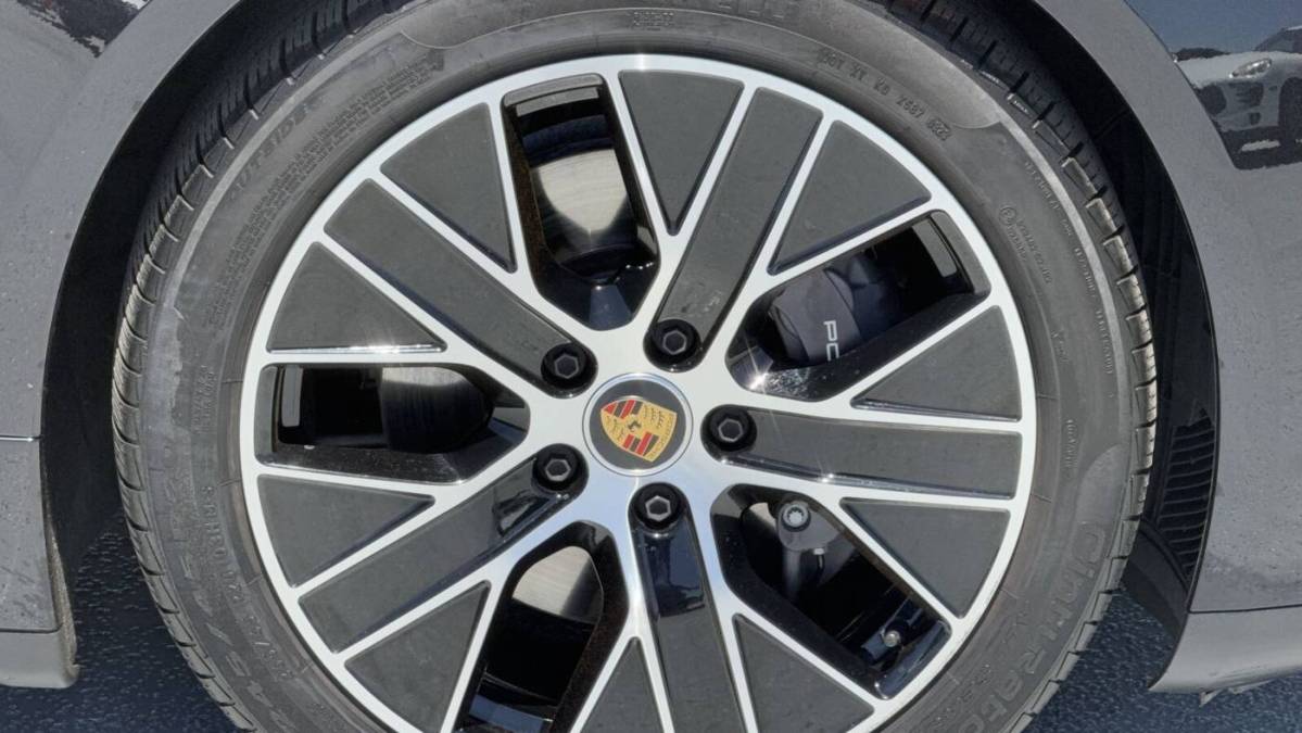 2023 Porsche Taycan - Images - 27