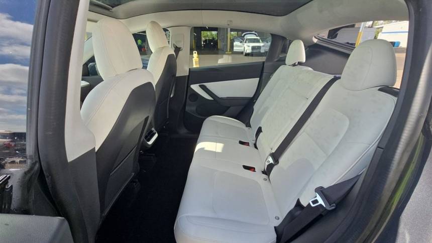 2021 Tesla Model Y - Images - 11