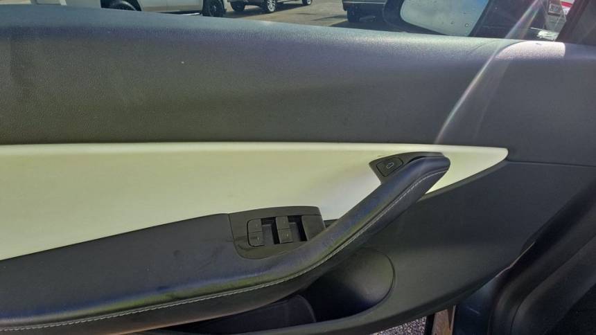 2021 Tesla Model Y - Images - 14