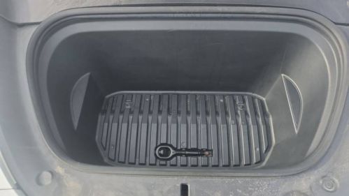 2020 Tesla Model Y - Images - 12
