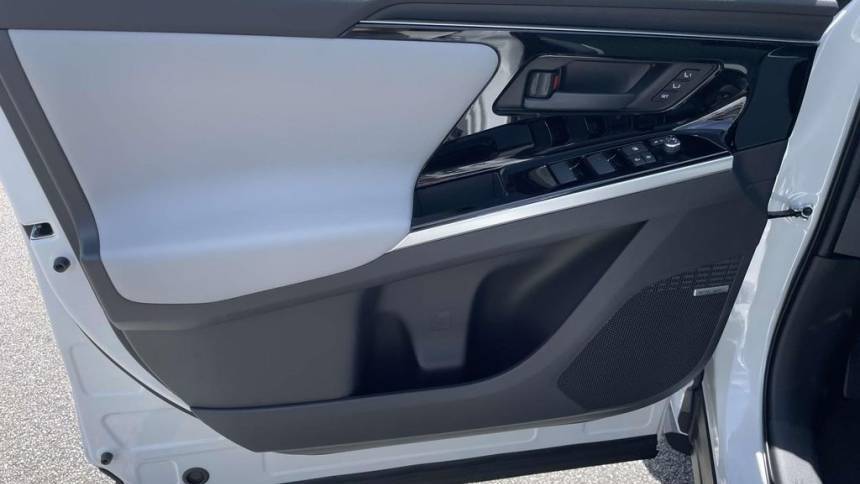 2025 Subaru Solterra - Images - 17