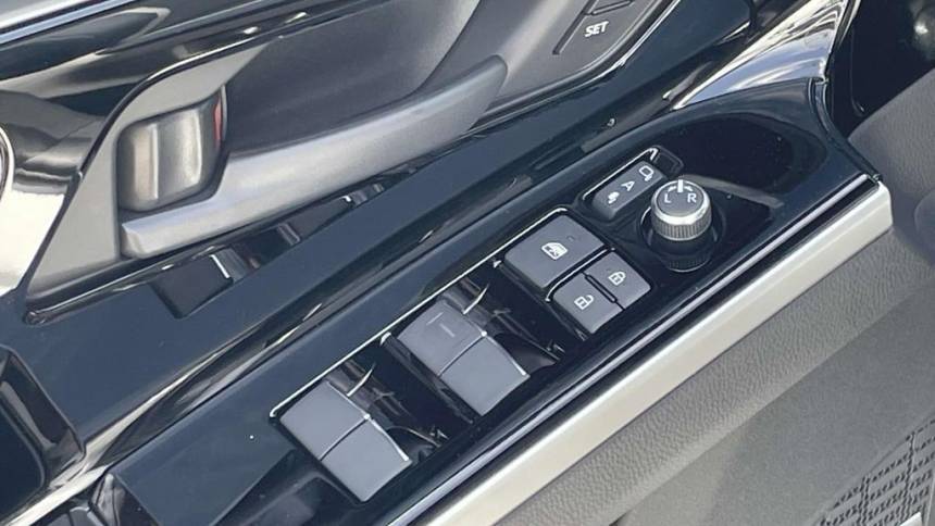2025 Subaru Solterra - Images - 18