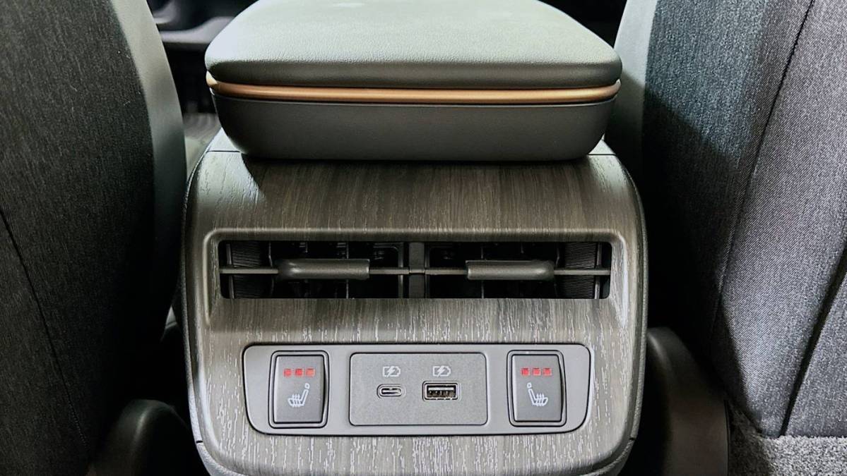 2024 Nissan Ariya - Images - 5