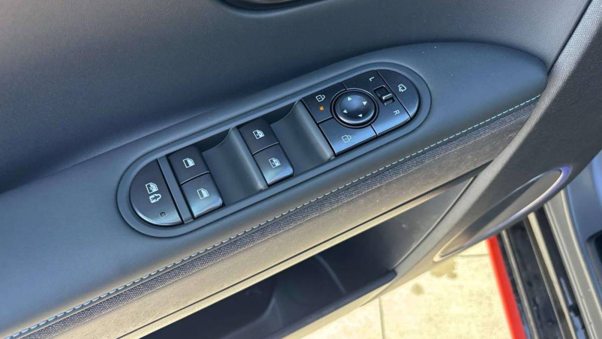 2025 Hyundai IONIQ 5 - Images - 12