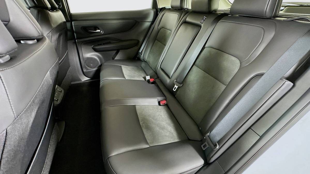 2024 Nissan Ariya - Images - 16