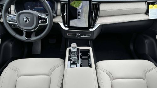 2025 Volvo XC90 - Images - 2