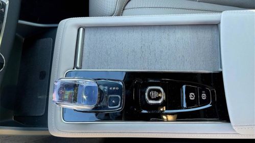 2025 Volvo XC90 - Images - 10