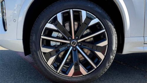 2025 Volvo XC90 - Images - 14