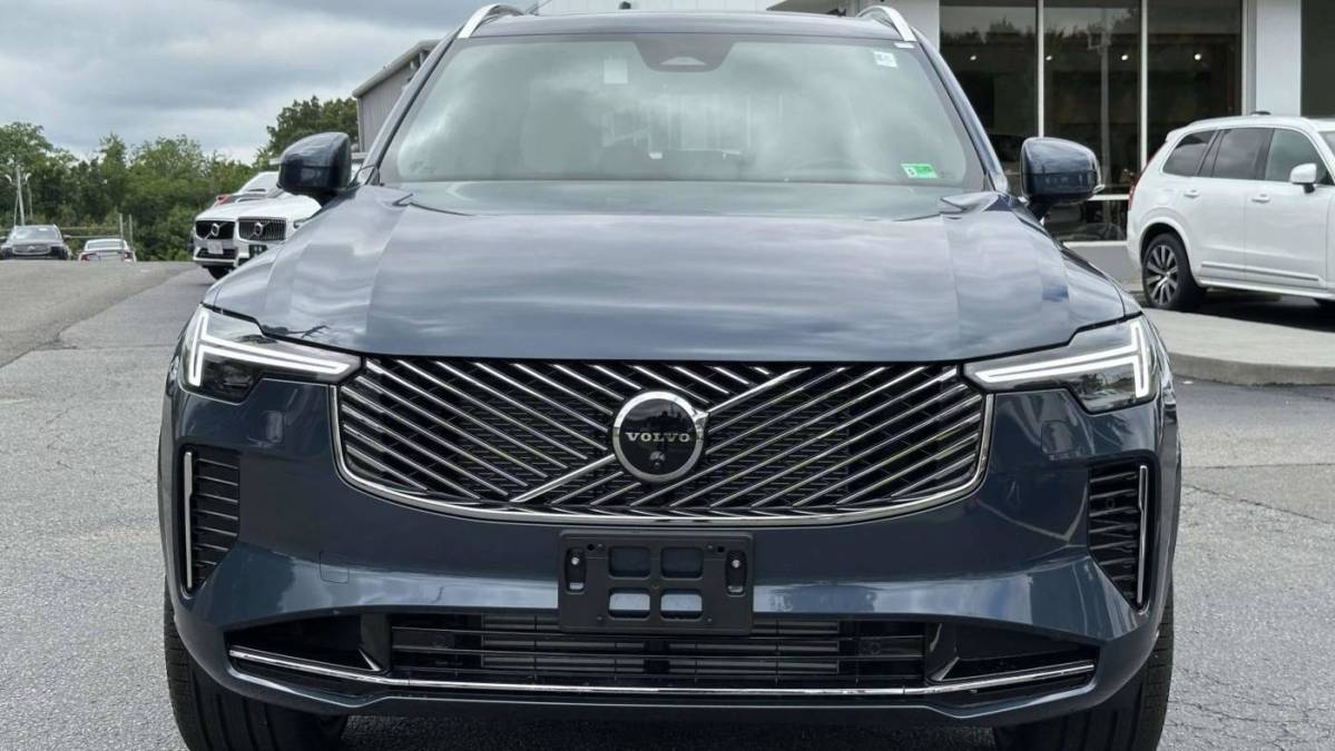 2025 Volvo XC90 - Images - 24