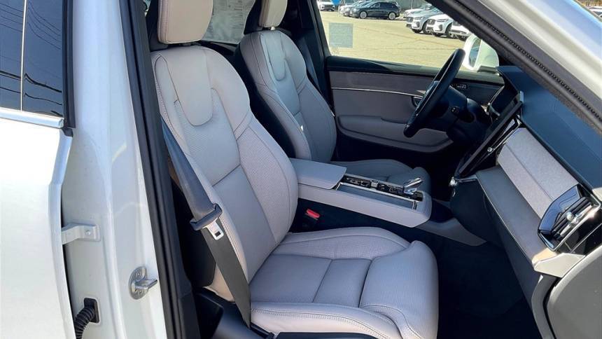 2025 Volvo XC90 - Images - 32