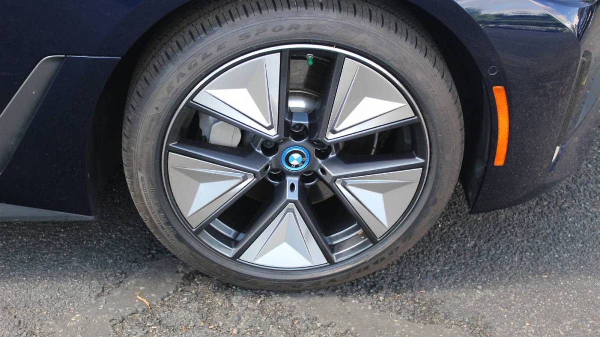 2024 BMW i4 - Images - 14