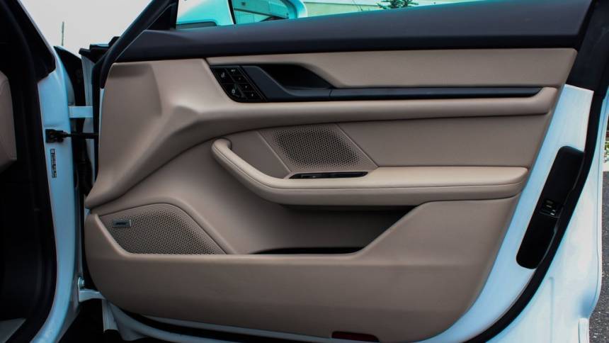 2021 Porsche Taycan - Images - 11