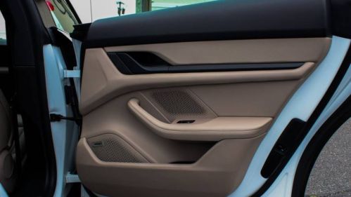 2021 Porsche Taycan - Images - 12