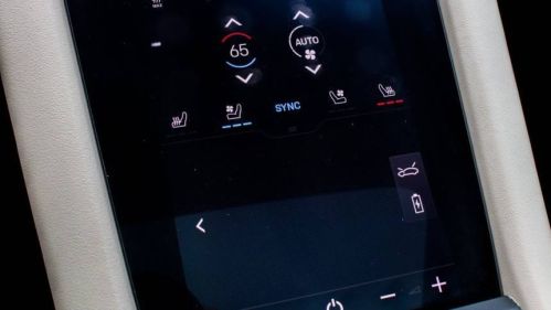 2021 Porsche Taycan - Images - 23