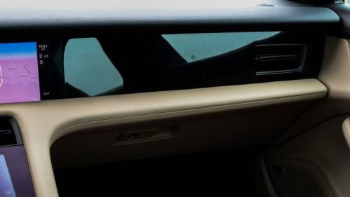 2021 Porsche Taycan - Images - 39