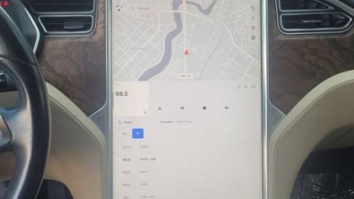 2017 Tesla Model S - Images - 11