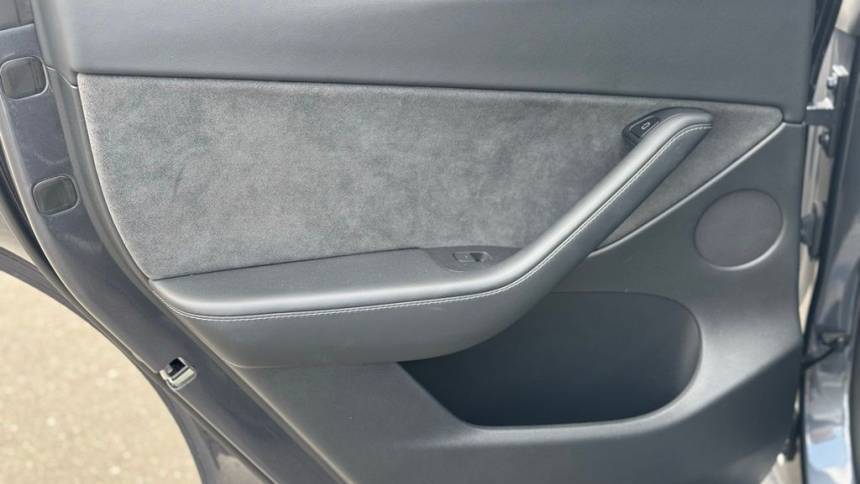 2022 Tesla Model Y 7SAYGDEF1NF484808