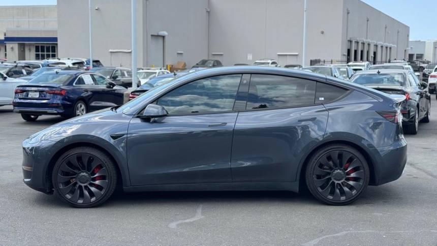 2022 Tesla Model Y 7SAYGDEF1NF484808