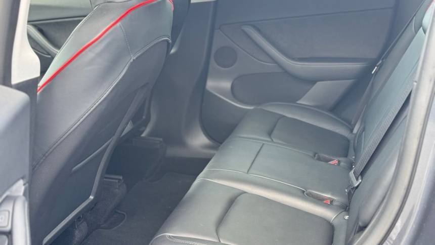 2022 Tesla Model Y 7SAYGDEF1NF484808