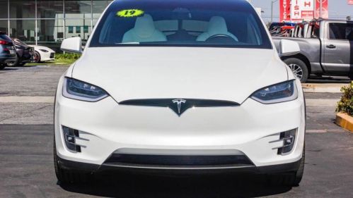 2019 Tesla Model X - Images - 3