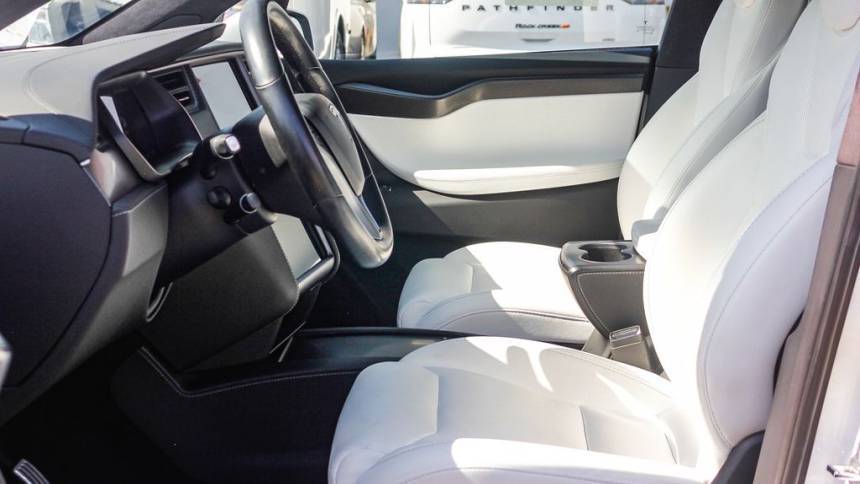 2019 Tesla Model X - Images - 16