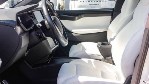 2019 Tesla Model X - Images - 16