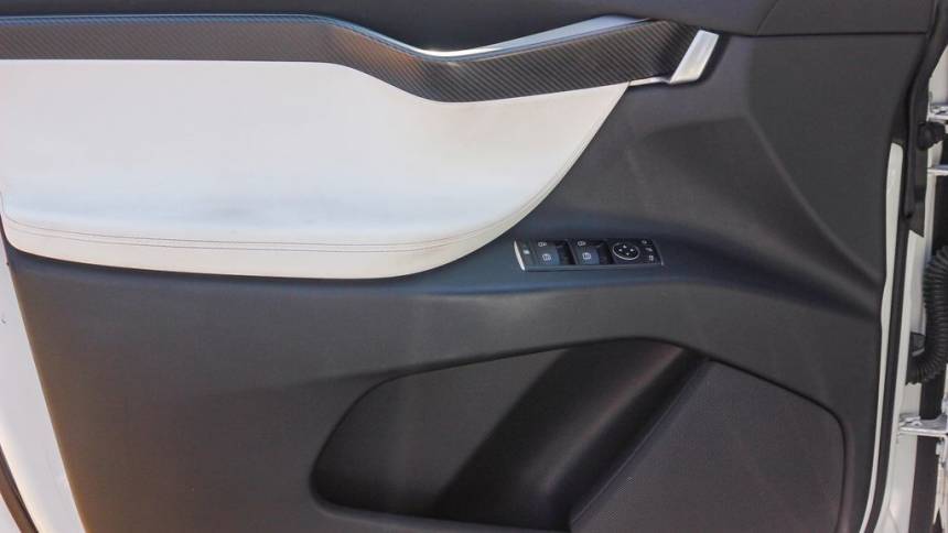 2019 Tesla Model X - Images - 23