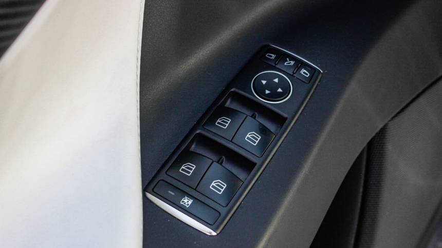 2019 Tesla Model X - Images - 24