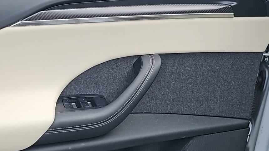2022 Tesla Model X - Images - 9