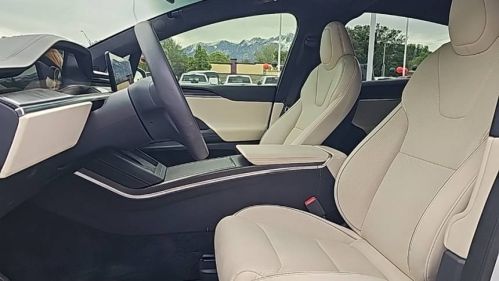 2022 Tesla Model X - Images - 10