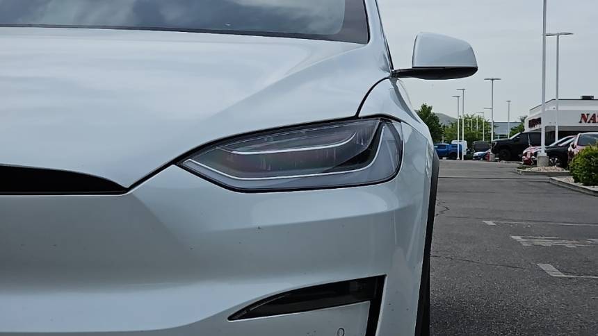 2022 Tesla Model X - Images - 32