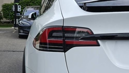 2022 Tesla Model X - Images - 34
