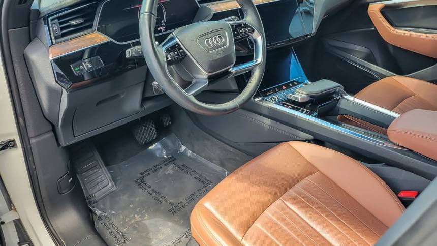 2021 Audi e-tron - Images - 10